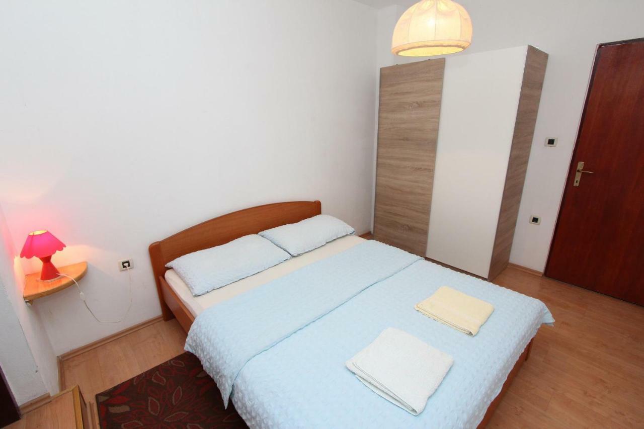 Lora Apartmán *